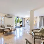 מלון Elementa Boutique Hotel - Adults Friendly 3*