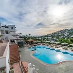 Elementa Boutique Hotel - Adults Friendly 3* יאליקאבאק