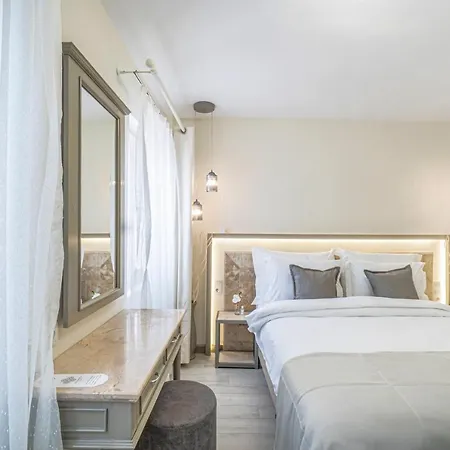 Elementa Boutique - Adults Friendly ホテル 3*