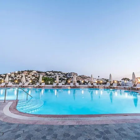 ホテル Elementa Boutique - Adults Friendly 3*