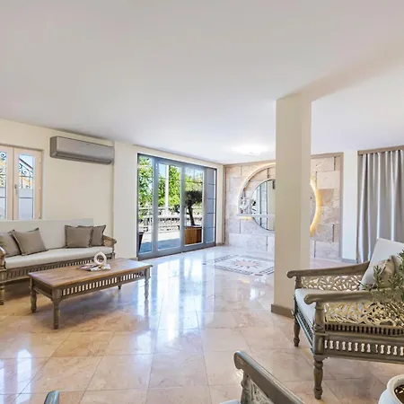 ホテル Elementa Boutique - Adults Only 3*