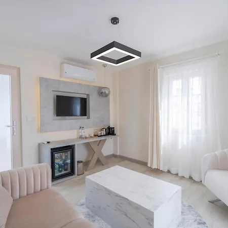 Elementa Boutique - Adults Only